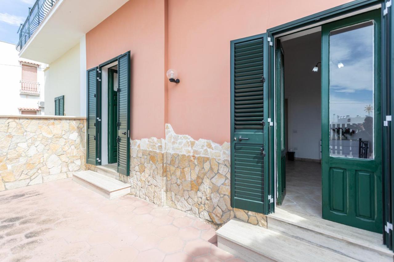 Villetta Bianca Sulla Spiaggia - Apulia Home Gallipoli Exterior foto
